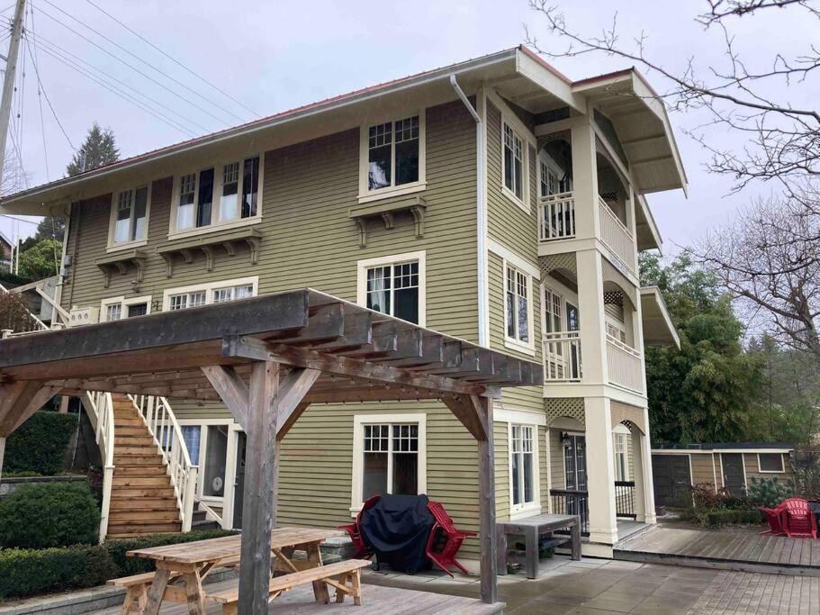 فيلا Iconic 3-Story Waterfront 'Marina House' W/ View جيبسون المظهر الخارجي الصورة