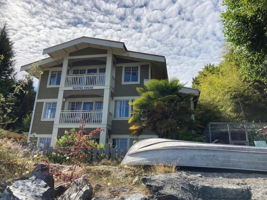 فيلا Iconic 3-Story Waterfront 'Marina House' W/ View جيبسون المظهر الخارجي الصورة