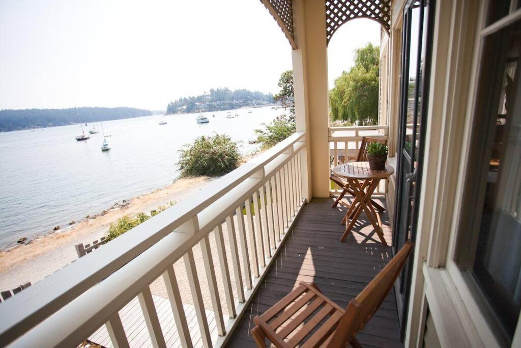 فيلا Iconic 3-Story Waterfront 'Marina House' W/ View جيبسون المظهر الخارجي الصورة