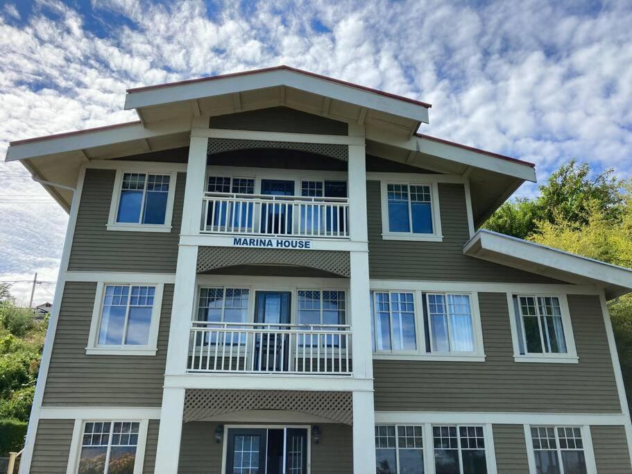 فيلا Iconic 3-Story Waterfront 'Marina House' W/ View جيبسون المظهر الخارجي الصورة