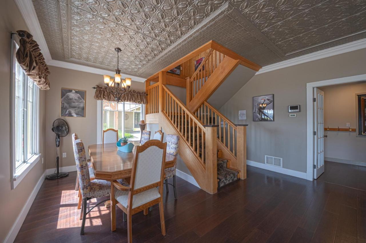 فيلا Iconic 3-Story Waterfront 'Marina House' W/ View جيبسون المظهر الخارجي الصورة